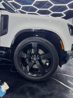
										Land Rover Defender 2025 p252 V8 edition full									