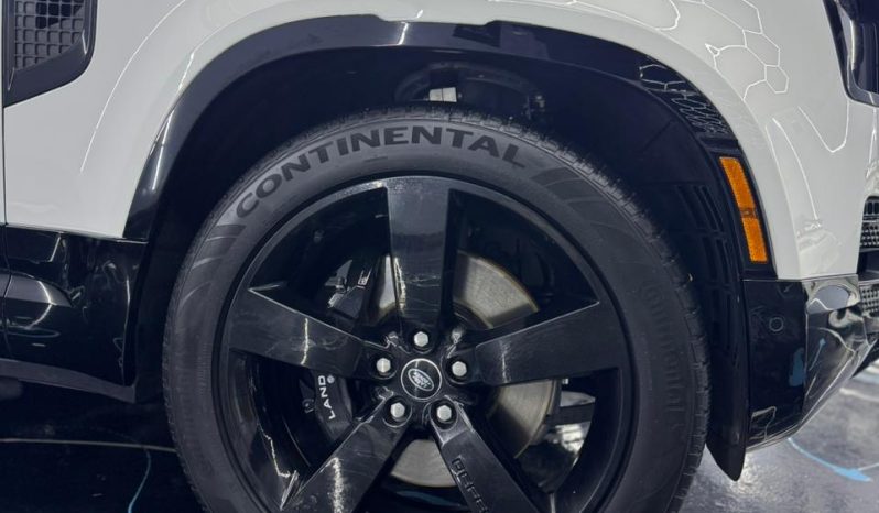 
								Land Rover Defender 2025 p252 V8 edition full									