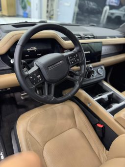 
										Land Rover Defender 2025 p252 V8 edition full									