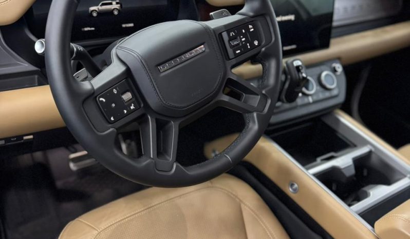 
								Land Rover Defender 2025 p252 V8 edition full									