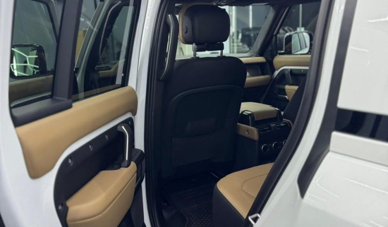 
								Land Rover Defender 2025 p252 V8 edition full									