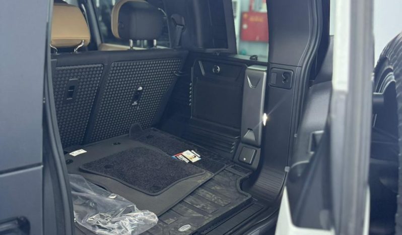 
								Land Rover Defender 2025 p252 V8 edition full									