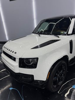 
										Land Rover Defender 2025 p252 V8 edition full									
