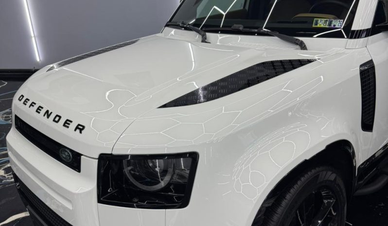 
								Land Rover Defender 2025 p252 V8 edition full									