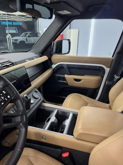 
										Land Rover Defender 2025 p252 V8 edition full									