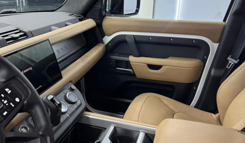 
								Land Rover Defender 2025 p252 V8 edition full									