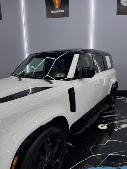 
										Land Rover Defender 2025 p252 V8 edition full									