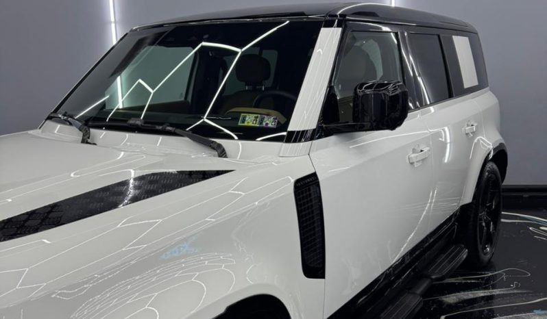
								Land Rover Defender 2025 p252 V8 edition full									