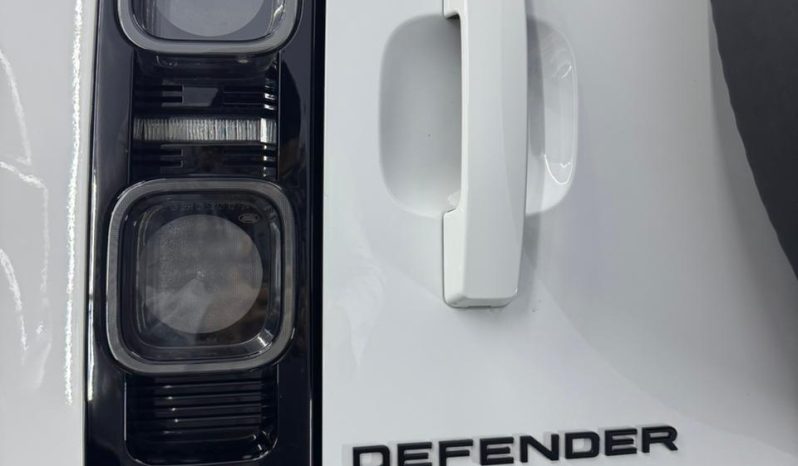 
								Land Rover Defender 2025 p252 V8 edition full									