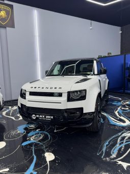 
										Land Rover Defender 2025 p252 V8 edition full									