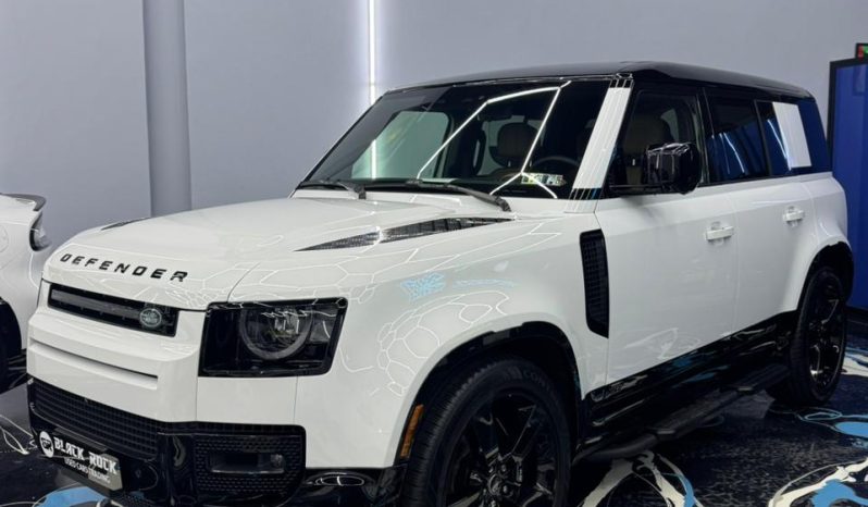 
								Land Rover Defender 2025 p252 V8 edition full									