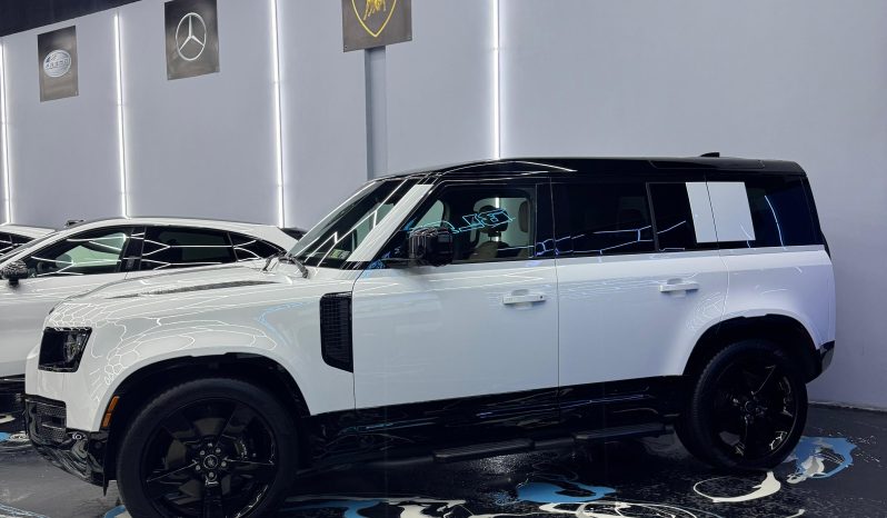 
								Land Rover Defender 2025 p252 V8 edition full									