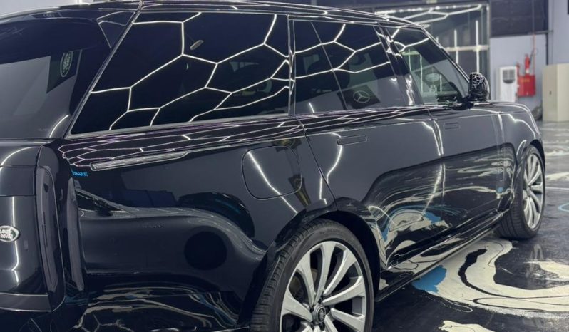 
								Land Rover Range Rover 2023 – P530 V8 full									