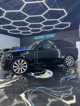 
										Land Rover Range Rover 2023 – P530 V8 full									