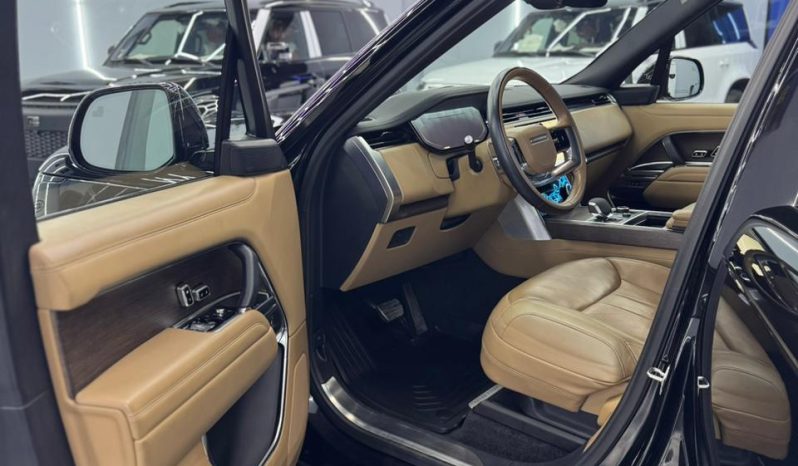 
								Land Rover Range Rover 2023 – P530 V8 full									