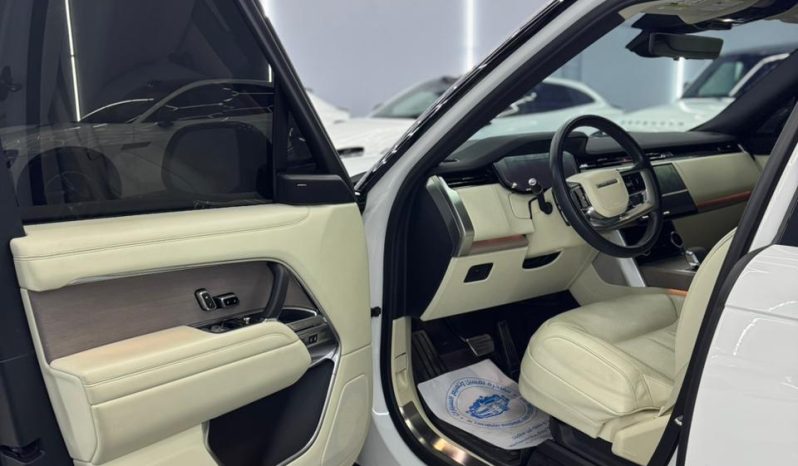 
								Land Rover Range Rover 2023 – P530 V8 full									