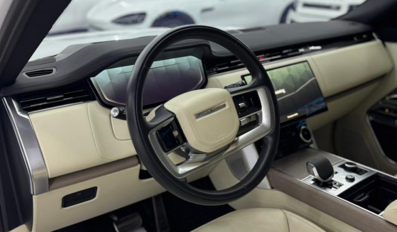 
								Land Rover Range Rover 2023 – P530 V8 full									