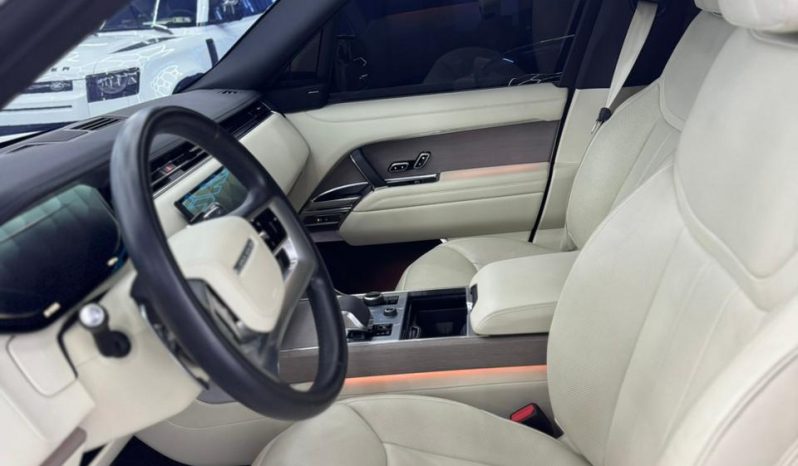 
								Land Rover Range Rover 2023 – P530 V8 full									