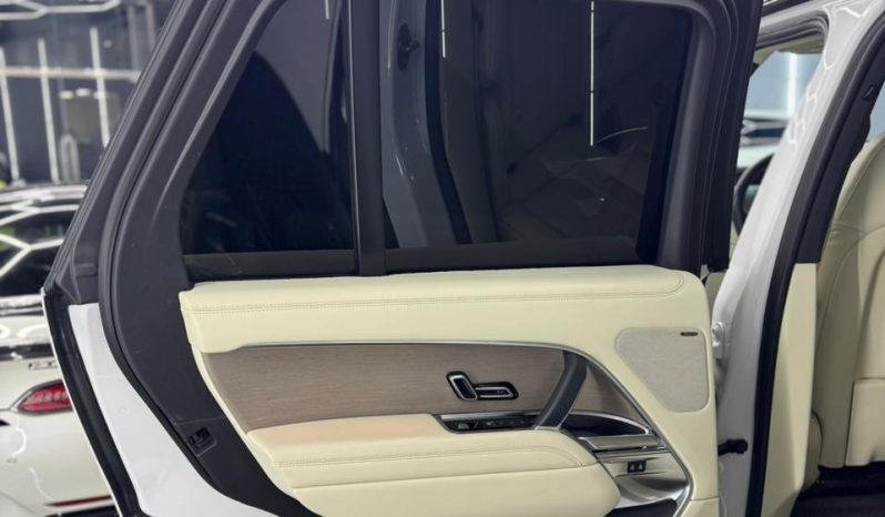 
								Land Rover Range Rover 2023 – P530 V8 full									