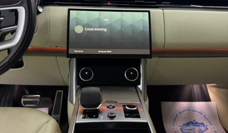 
								Land Rover Range Rover 2023 – P530 V8 full									